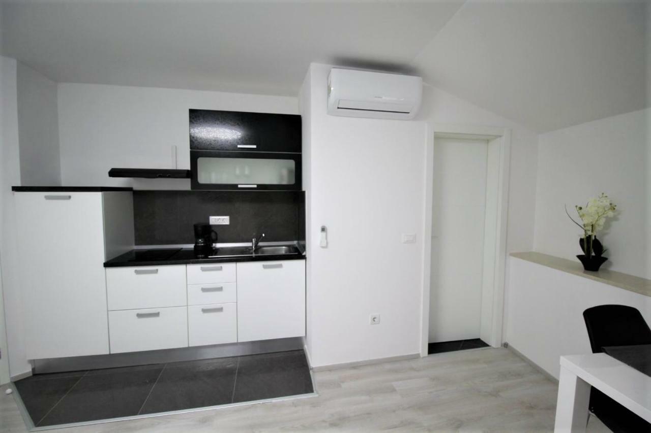 Arbel Apartments Пореч Экстерьер фото