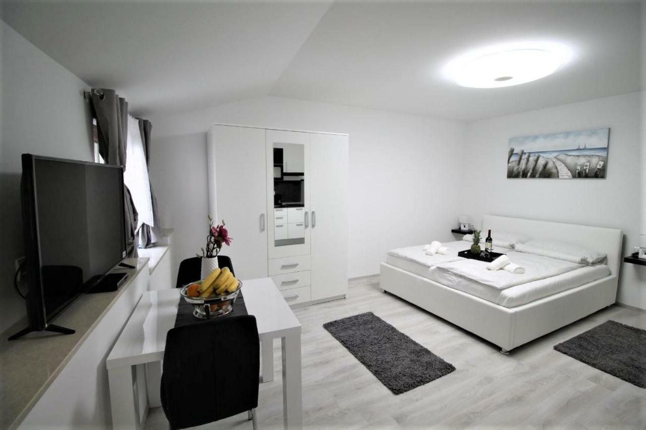 Arbel Apartments Пореч Экстерьер фото