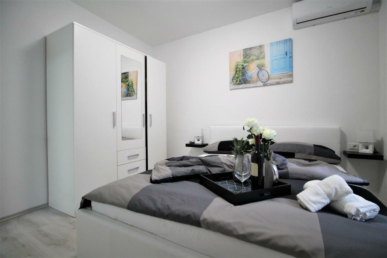 Arbel Apartments Пореч Экстерьер фото