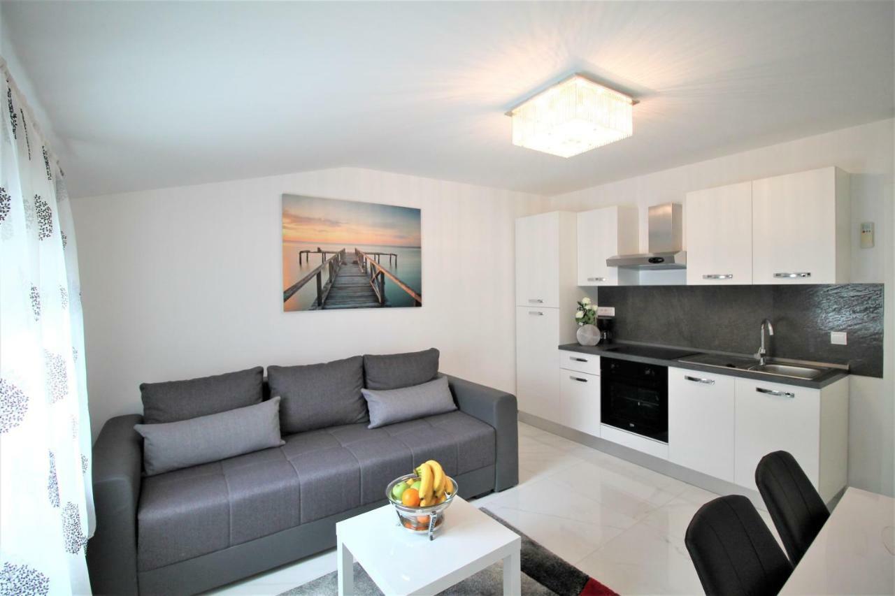 Arbel Apartments Пореч Экстерьер фото