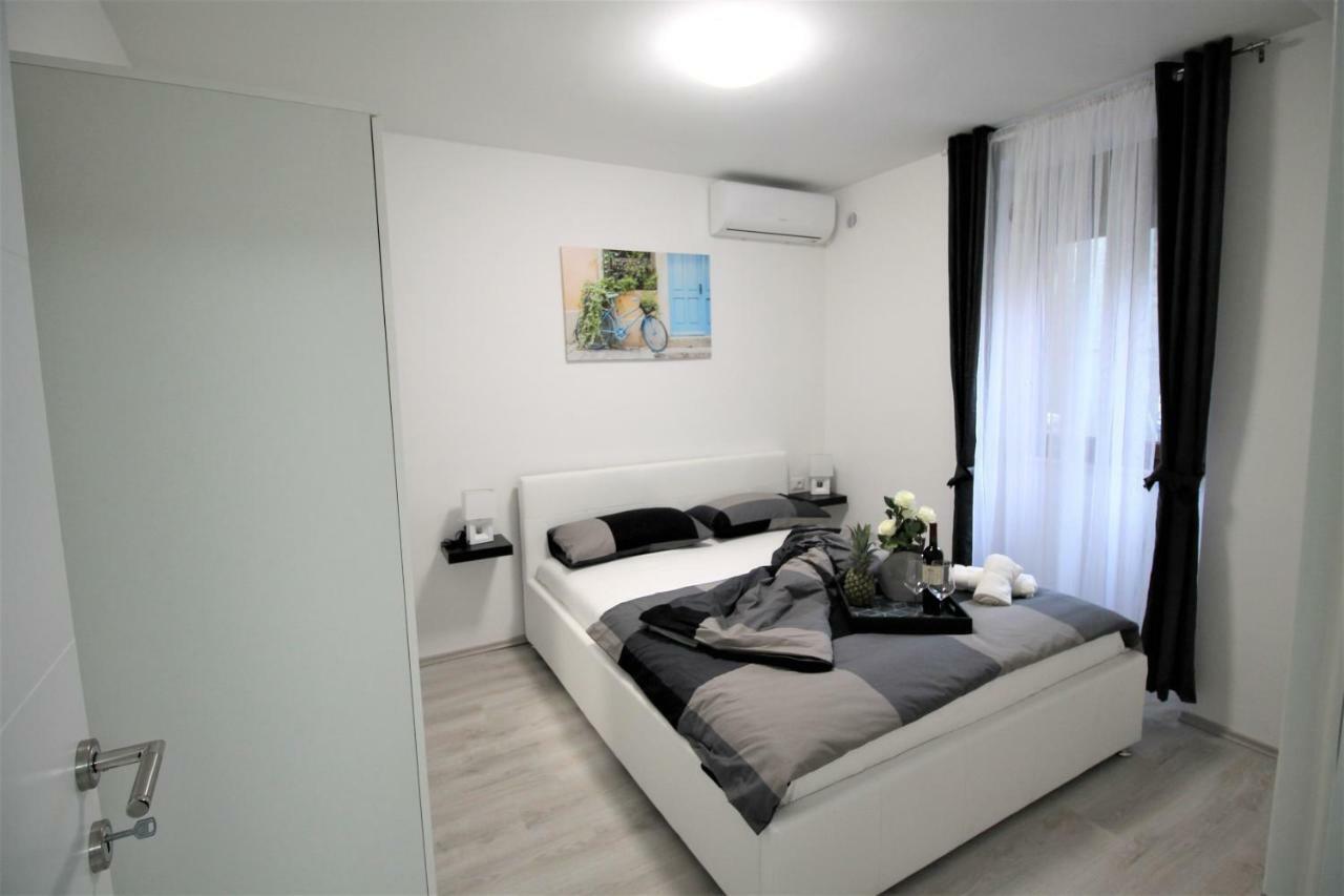 Arbel Apartments Пореч Экстерьер фото