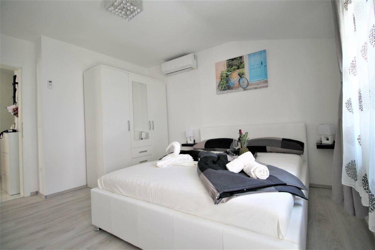 Arbel Apartments Пореч Экстерьер фото