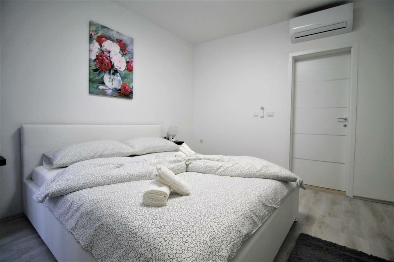 Arbel Apartments Пореч Экстерьер фото