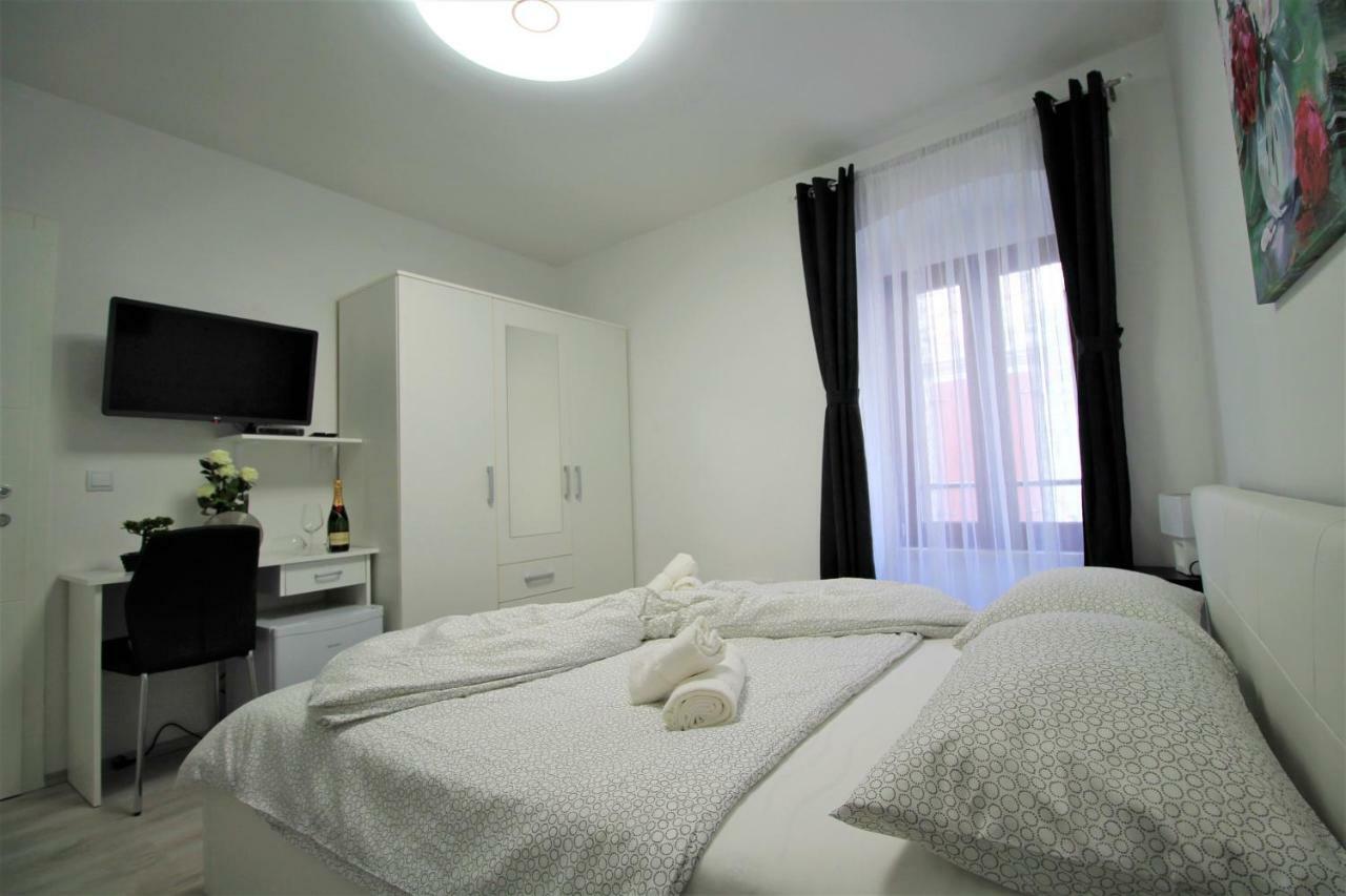 Arbel Apartments Пореч Экстерьер фото