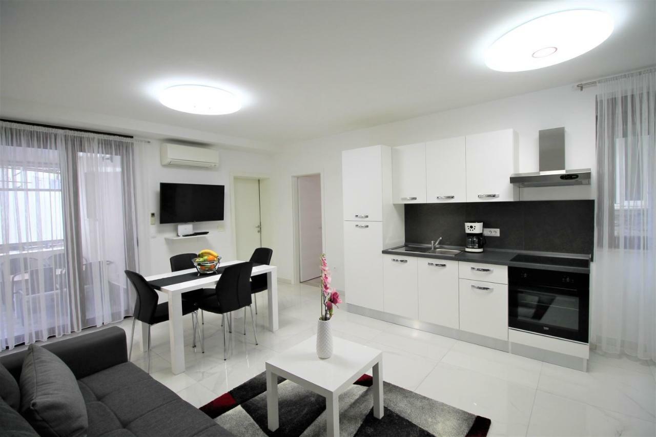 Arbel Apartments Пореч Экстерьер фото
