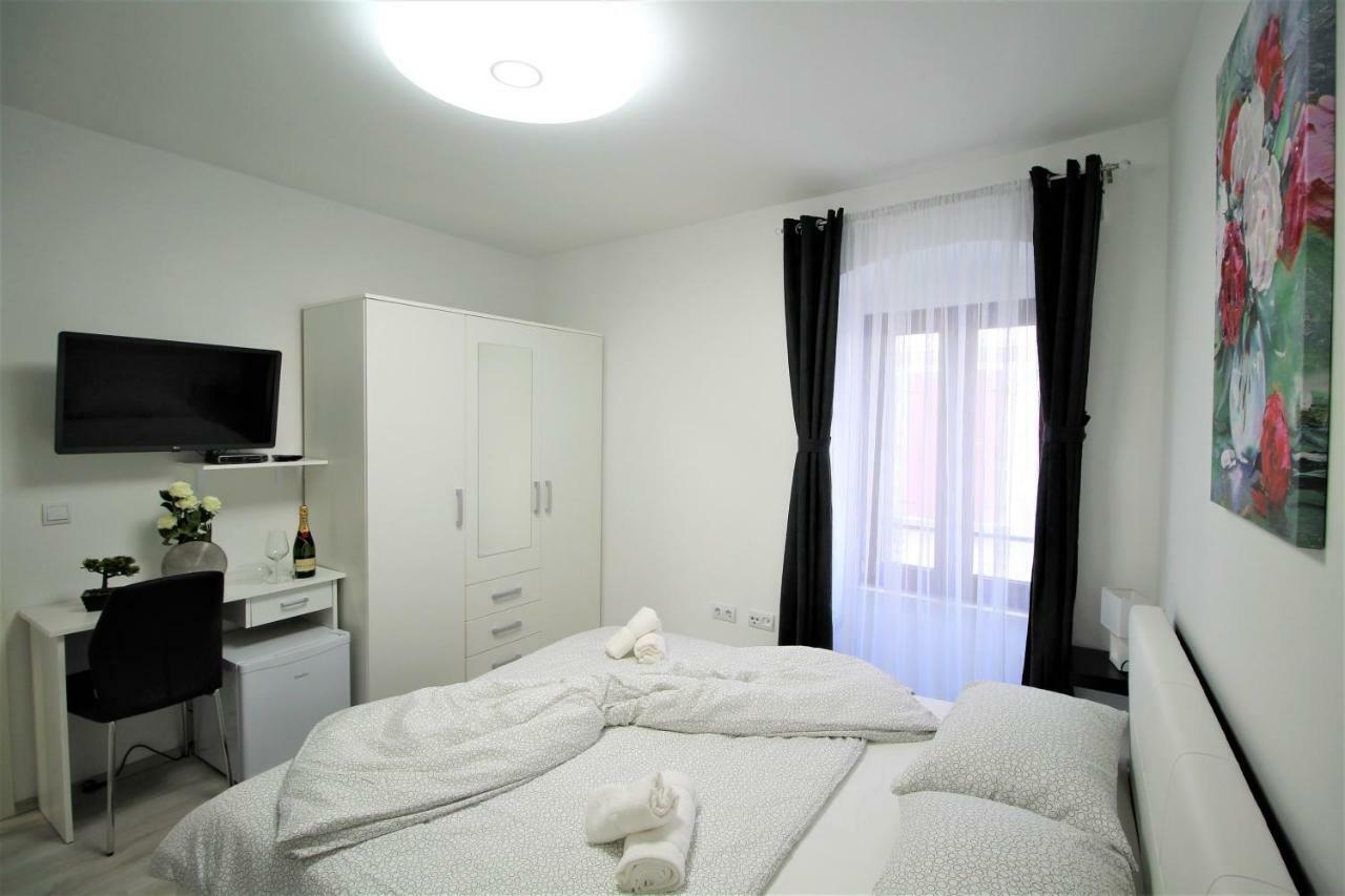 Arbel Apartments Пореч Экстерьер фото